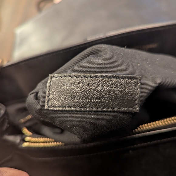 Yves Saint Laurent Large LouLou Matelassé Leather Shoulder Bag - Picture 2 of 8